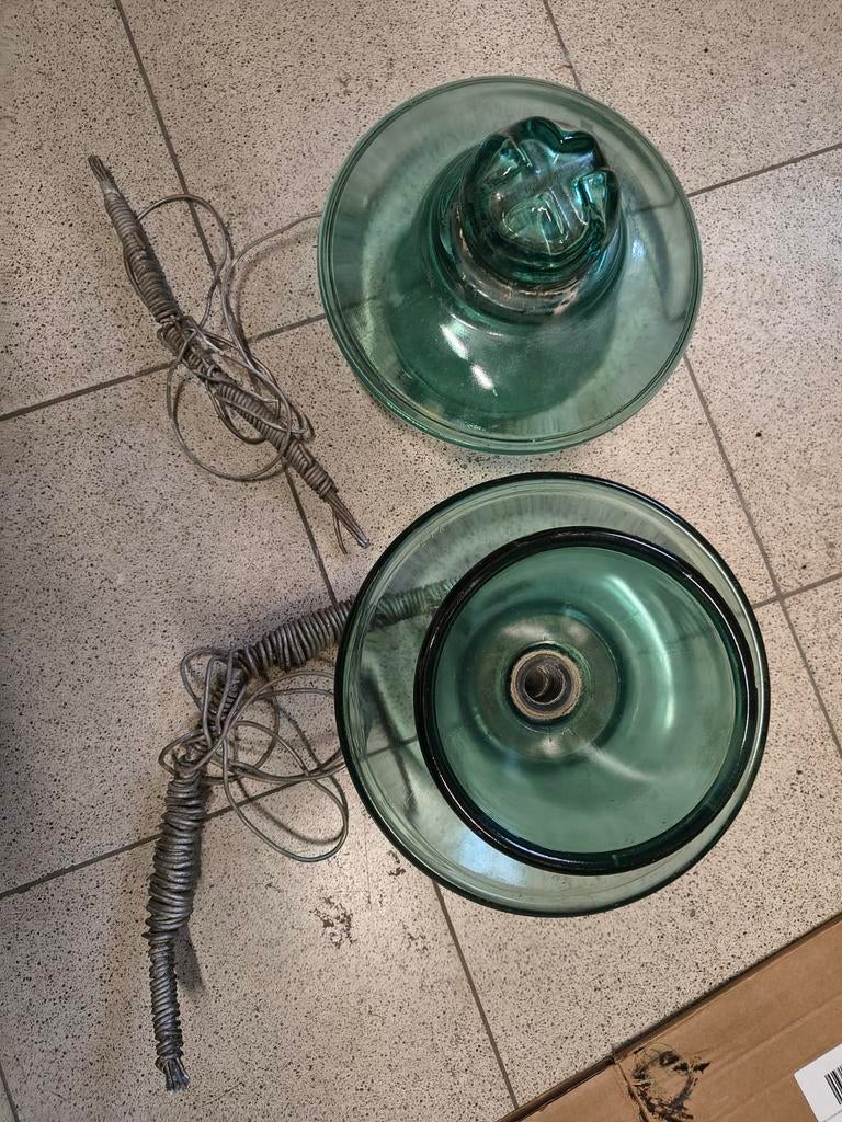 Set van 2 supermooie Franse glazen isolatoren, Antiek en Kunst, Ophalen