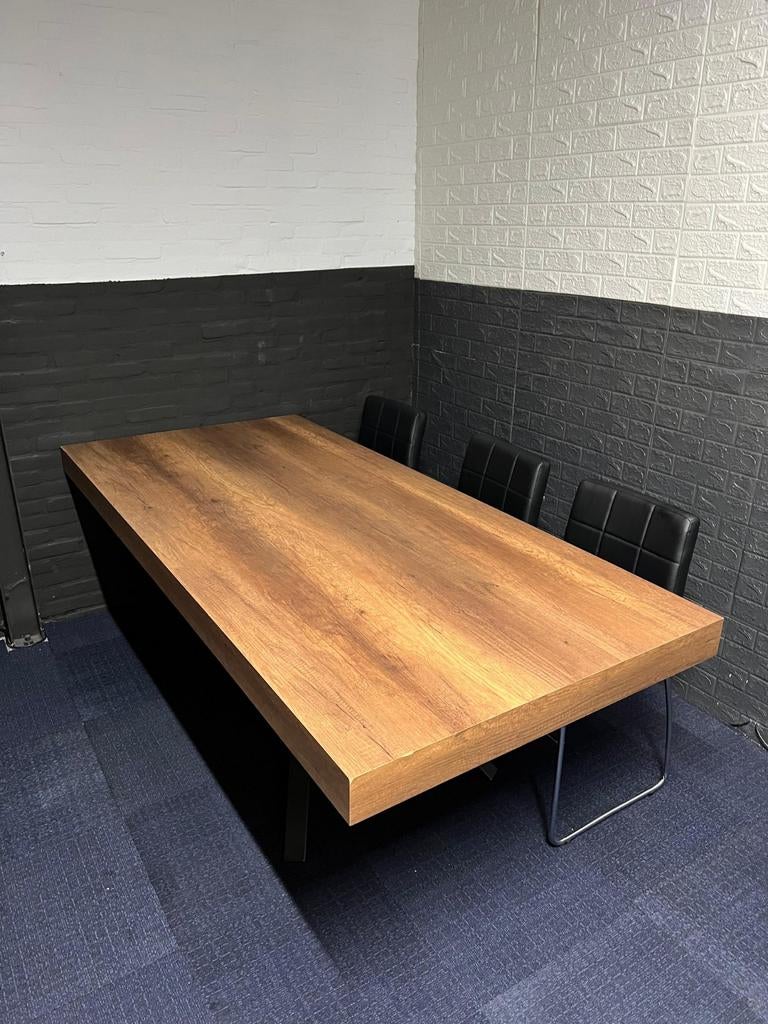 TABLE DE SALLE À MANGER ET DE RÉUNION SHOWMODEL, Enlèvement