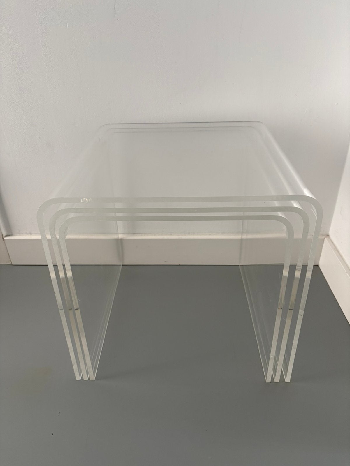 Tables gigognes vintage en plexiglas, Maison & Meubles, Enlèvement ou Envoi, Moins de 55 cm, Synthétique, Utilisé