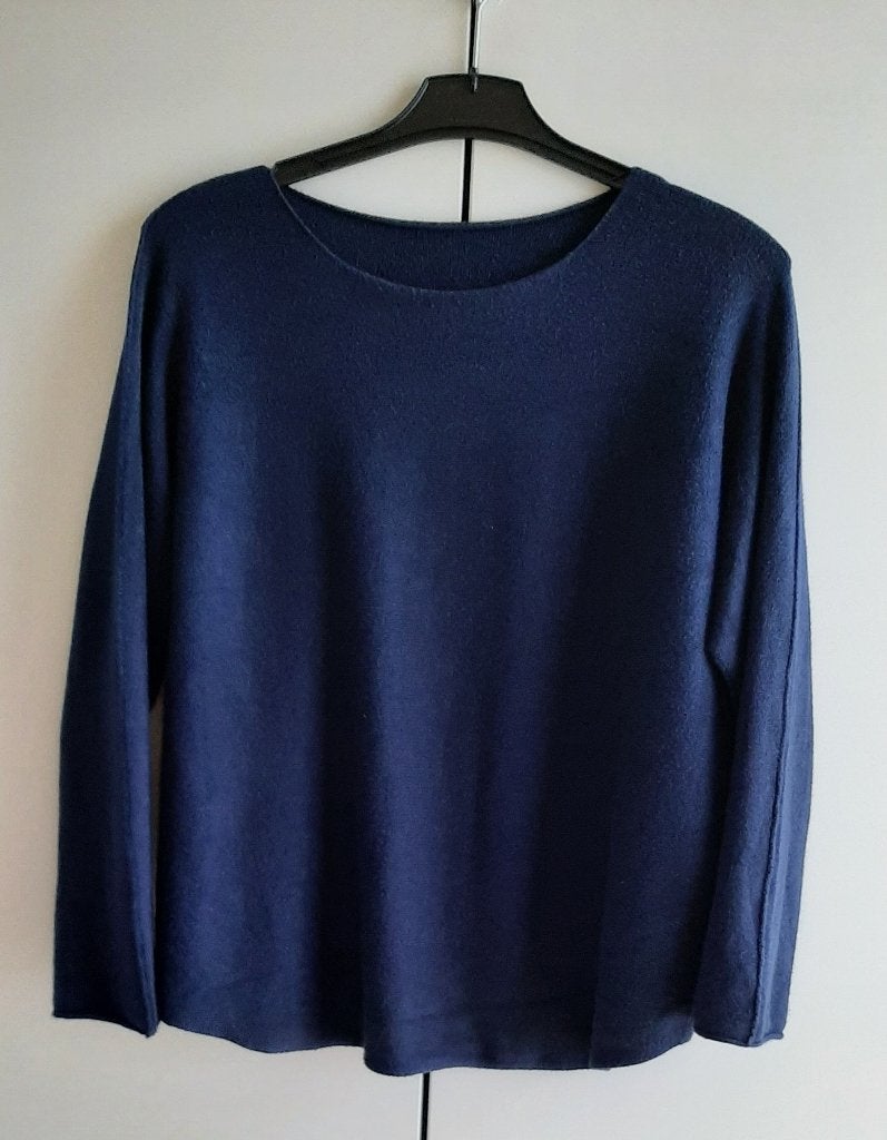 Te koop: Mooie donker blauwe trui., Ophalen of Verzenden, Gedragen, Maat 38/40 (M), Blauw
