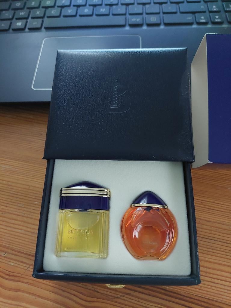 Doos met 2 Boucheron-parfumminiaturen, Verzamelen, Parfumverzamelingen, Nieuw, Miniatuur, Gevuld, Ophalen of Verzenden
