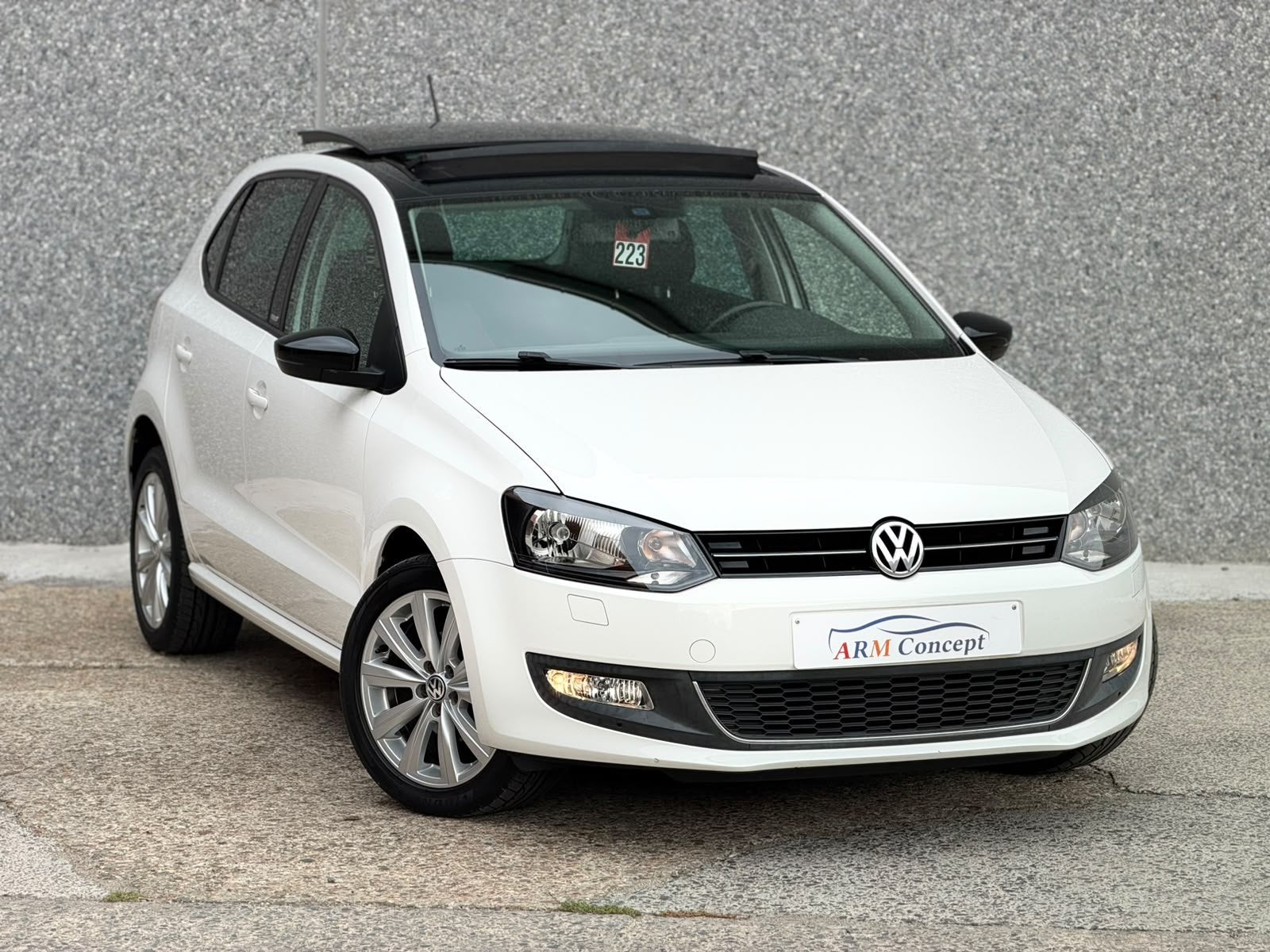 Volkswagen Polo 1.2 Essence Toit pano/CarPlay/garantie 1 an, Autos, Achat, Entreprise, Boîte manuelle, 5 portes