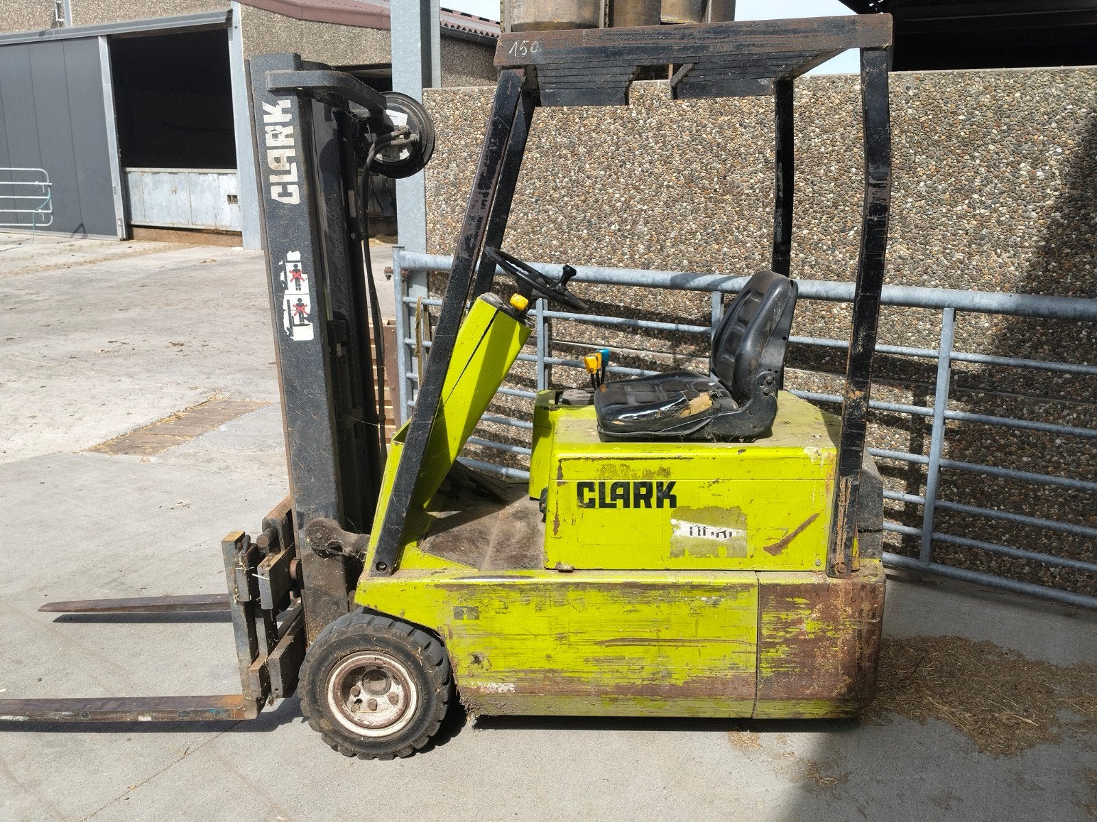 Chariot élévateur électrique Clark TM15 - 1500 kg - 48V, Enlèvement, Utilisé
