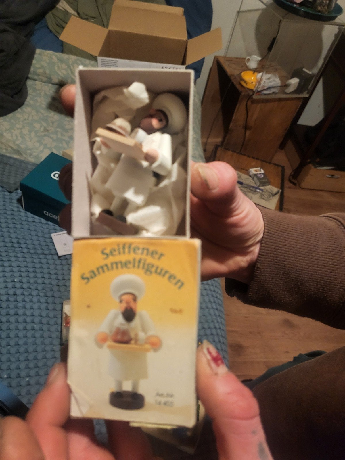 Handgemaakt houten speelgoed, Ophalen