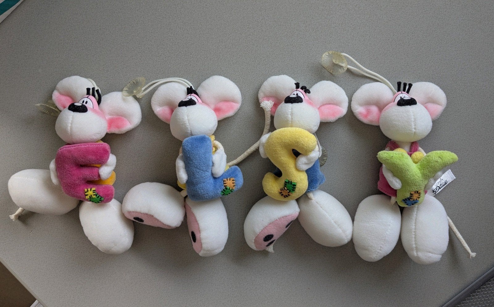 Diddl knuffels met letter en zuignap, Verzamelen, Ophalen of Verzenden, Zo goed als nieuw, Knuffel of Figuurtje