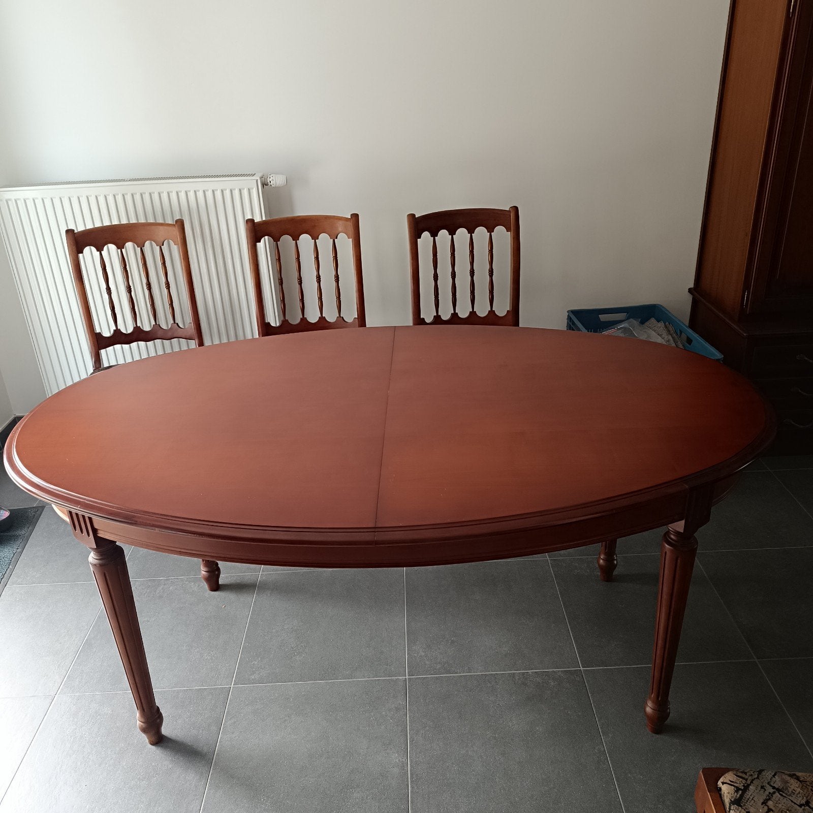 Uittrekbare ovale eettafel met 6 stoelen, Ophalen
