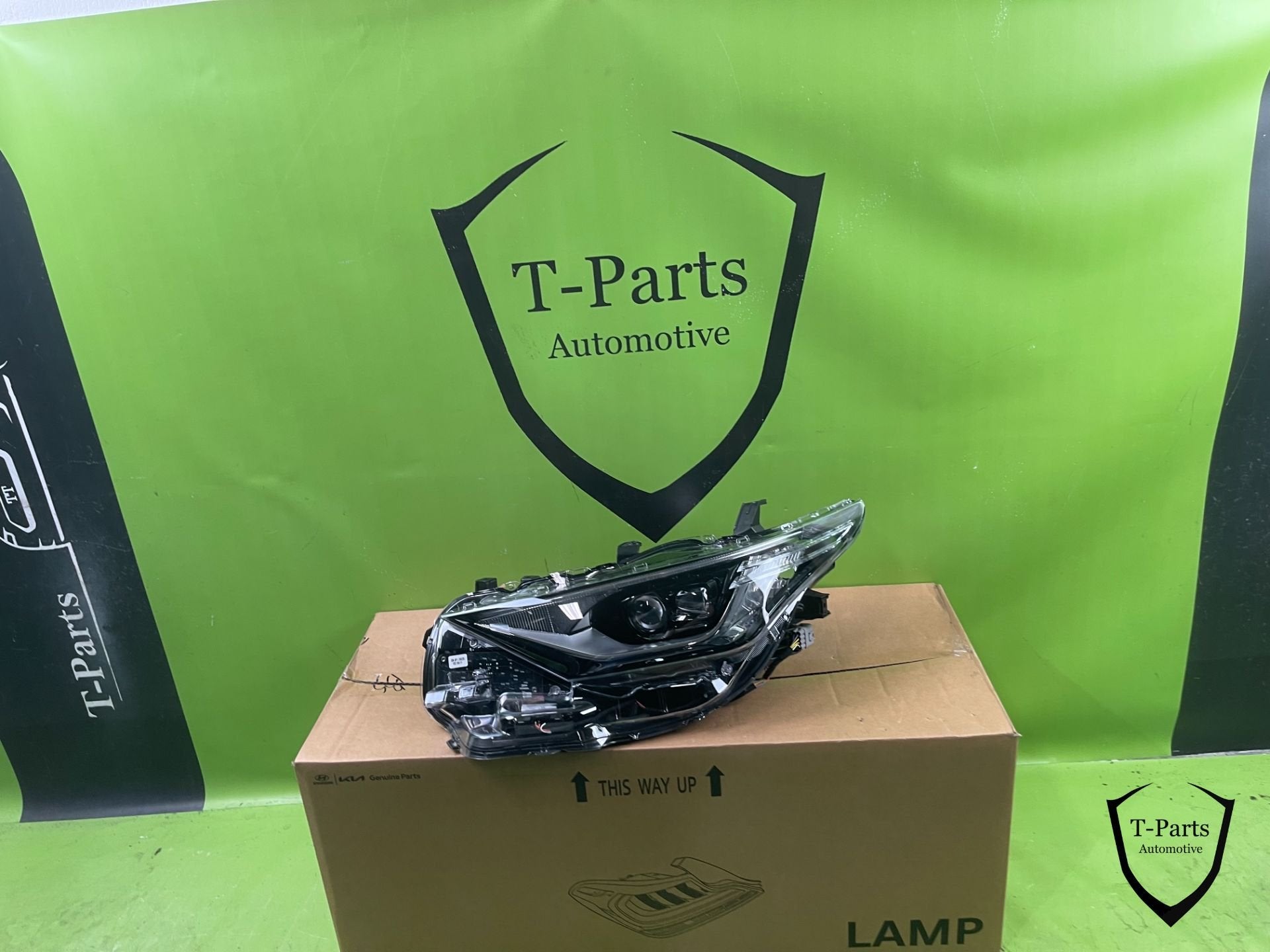 toyota auris koplamp links 8117002k60 lamp, Info@toyota.co.jp, Nieuw, Toyota Motor Corporation, Toyota-Cho 1
471-8571  Toyota City