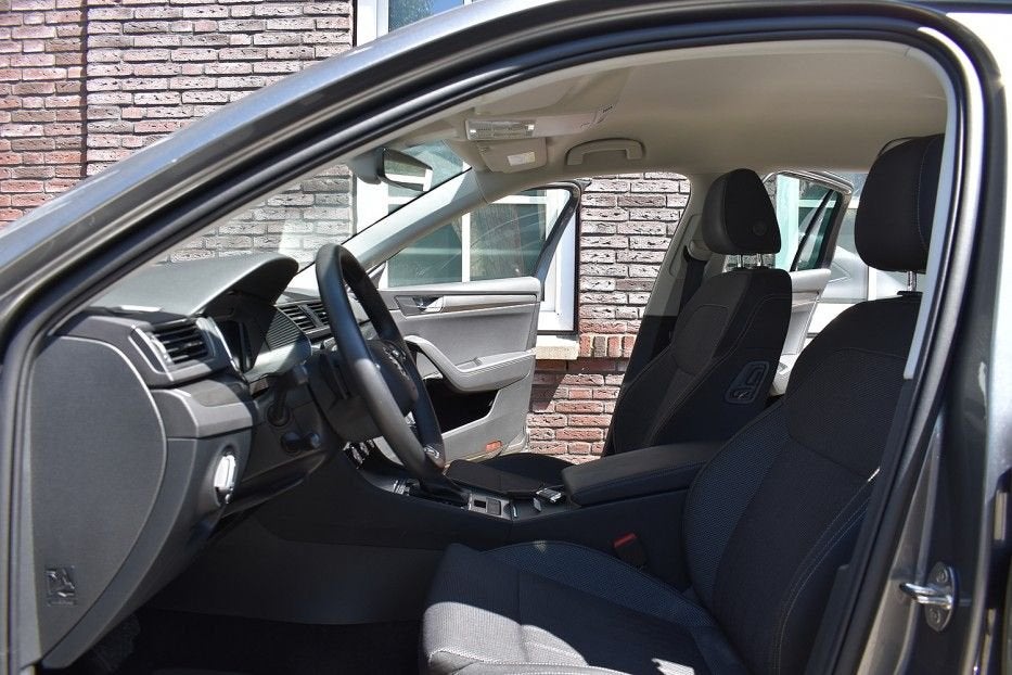 Skoda Superb Combi 1.4 TSI PHEV Style/Trekhaak/Navi/Electr S, Autos, Skoda, Argent ou Gris, Achat, Entreprise, Break