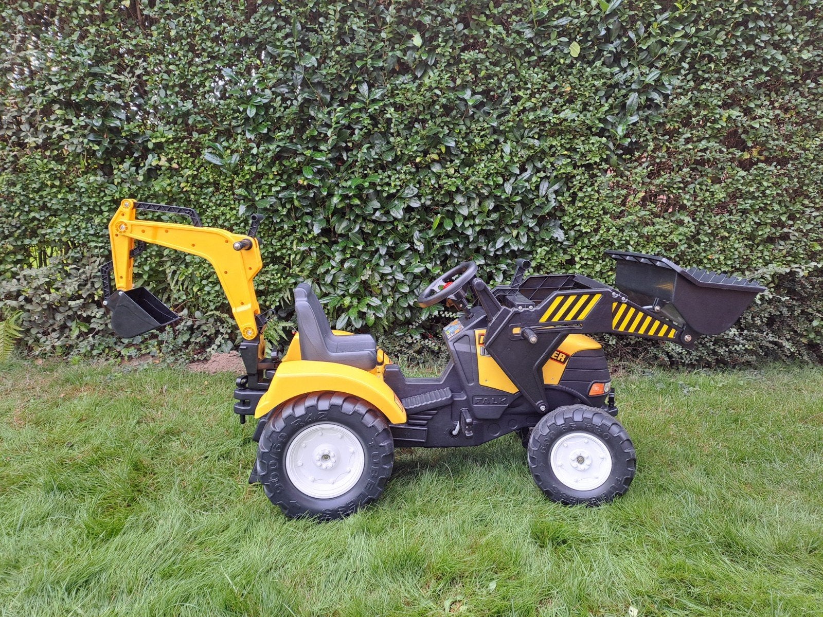 Tracteur à pédales avec chargeur frontal et grue, Enlèvement, Utilisé, Autres marques
