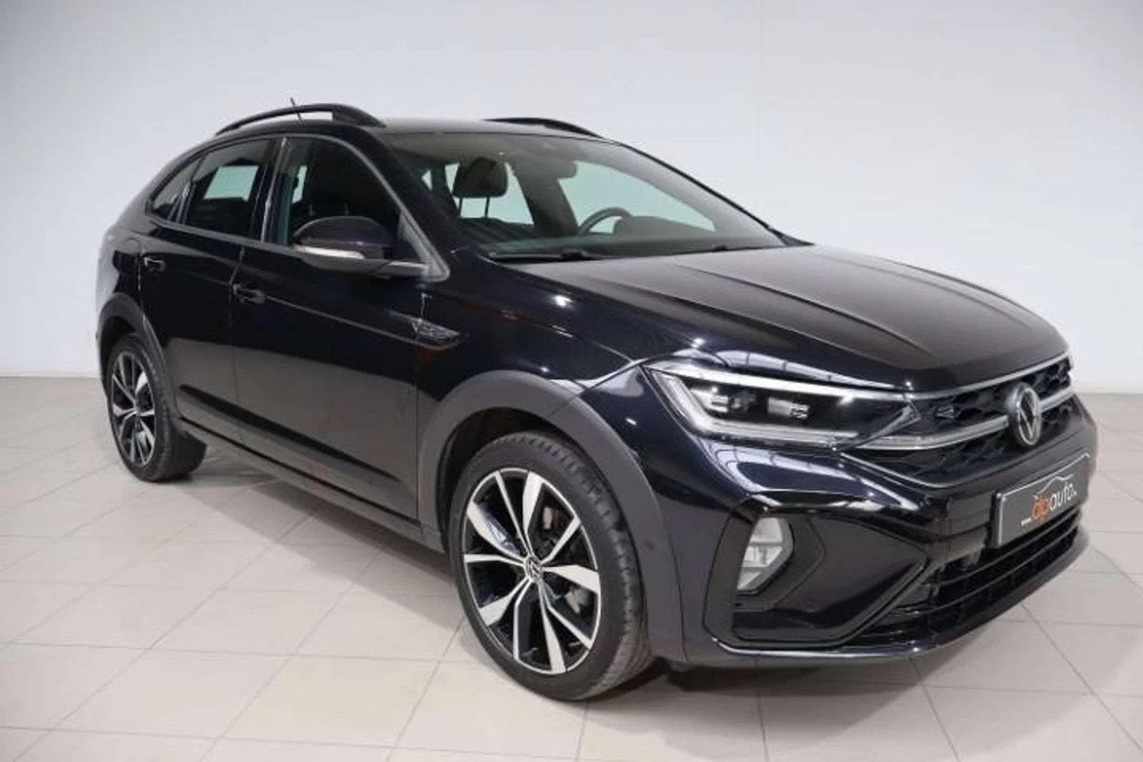 Volkswagen Taigo Taigo 1.5 TSI DSG R-Line (bj 2022), Automaat, 4 cilinders, Zwart, Bedrijf