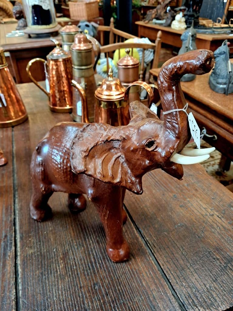 Vintage, brocante en curiosa bij Out&Nief, Ophalen