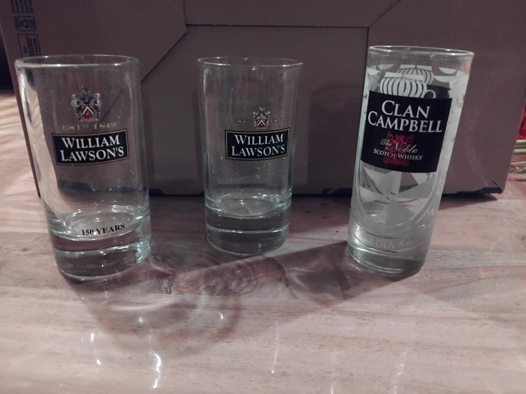 Lunettes Wiskey, Enlèvement