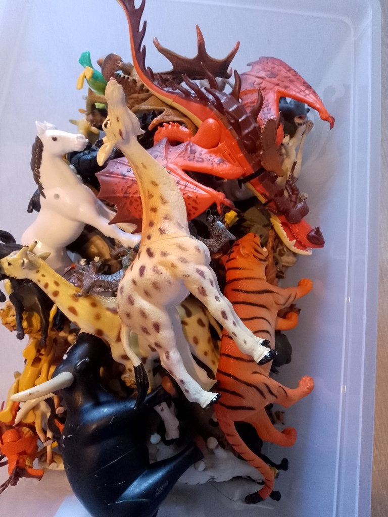 bak met verschillende dieren, Kinderen en Baby's, Speelgoed | Overig, Ophalen, Gebruikt