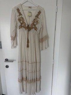 Nieuw wit ibiza kleed gouden accenten onesize met kaartje, Kleding | Dames, Ophalen of Verzenden, Nieuw, Wit