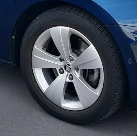 17 Inch Skoda Superb wielen, Ophalen, 17 inch, All Season, Band(en)