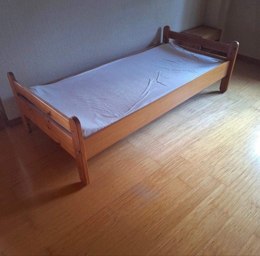 houten bed + nachtkastje, Ophalen