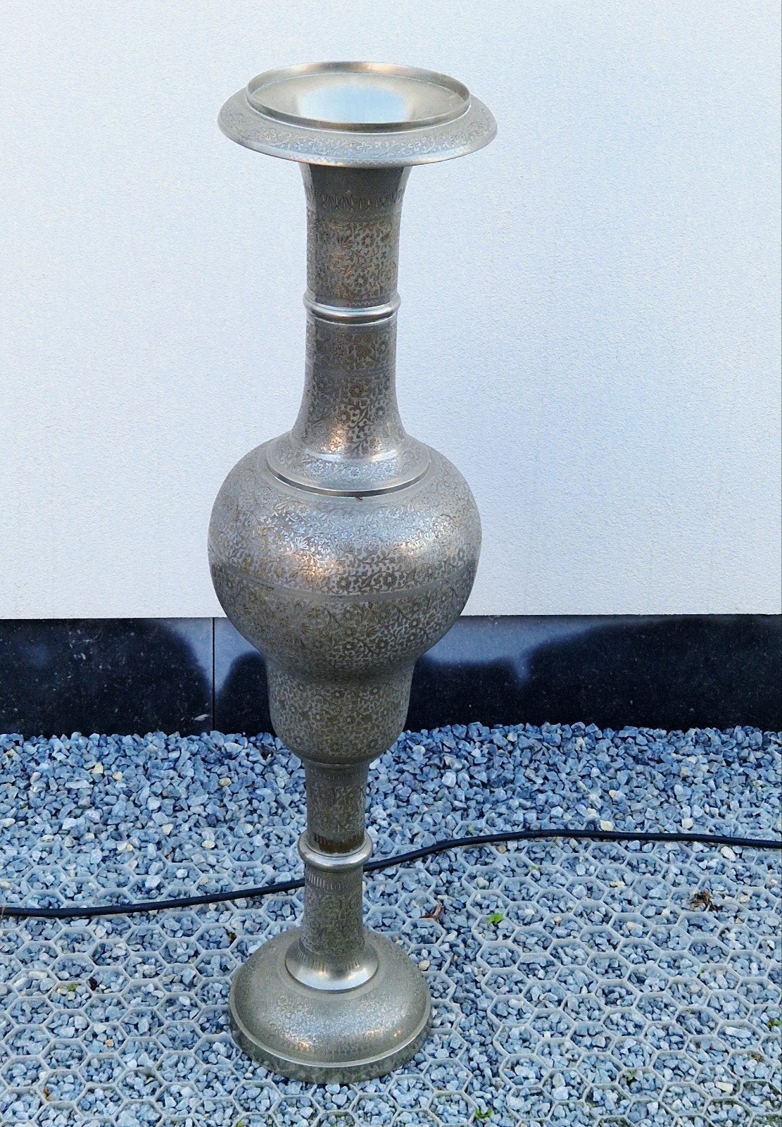 vloervaas India ,  gesigneerd ,  104 cm hoog gegraveerd, Ophalen of Verzenden
