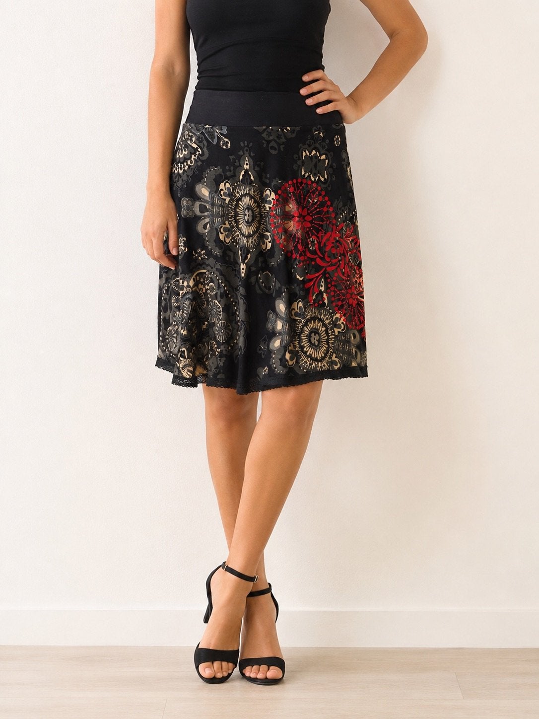 Desigual rok met zwart patroon - Maat S Goede conditie, Ophalen of Verzenden, Gedragen, Maat 36 (S), Zwart