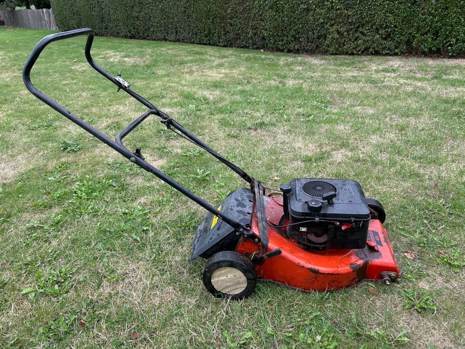Benzine grasmaaier (onderdelen te gebruiken), Enlèvement, Utilisé, Tondeuses à gazon à essence, Bac de ramassage
