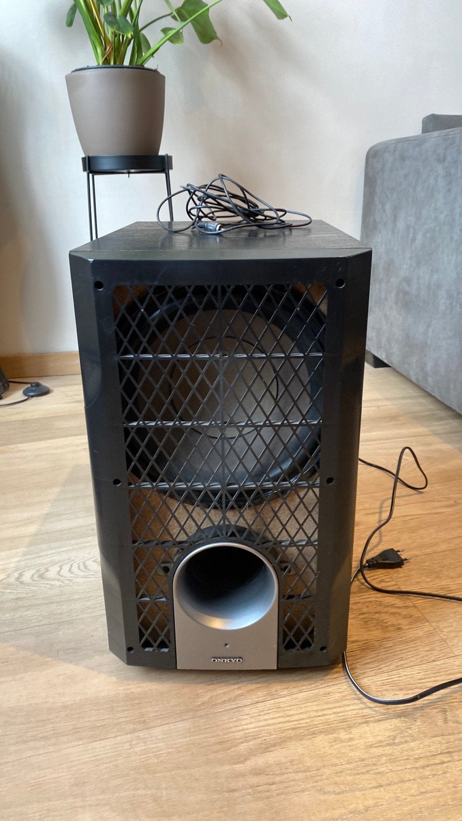 Subwoofer Onkyo SKW-204, TV, Hi-fi & Vidéo, Télécommande, Subwoofer, Enlèvement, Utilisé