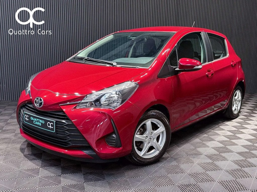 Toyota Yaris 1.0i VVT-i / 1e Main / Ecran / Bluetooth / Clim, Auto's, Toyota, Stof, Gebruikt, Zwart, Start-stop-systeem