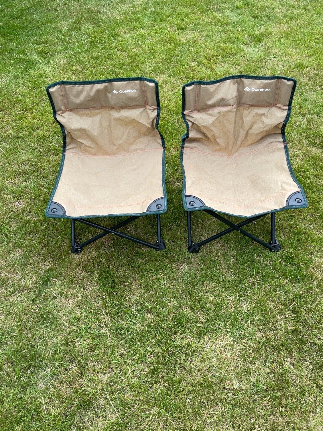 2x Quechua Opvouwbare Campingstoelen, Caravanes & Camping, Meubles de camping, Comme neuf, Enlèvement