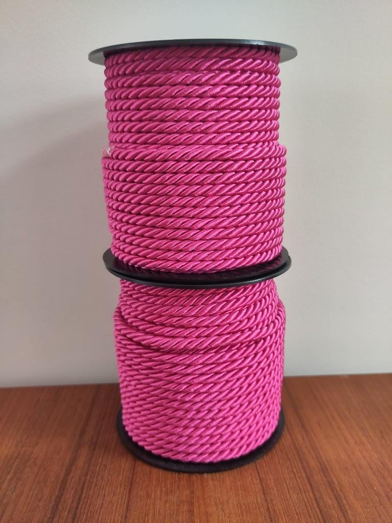 Glanzend Pantone Pink acetaat touw, Hobby en Vrije tijd, Roze, Nieuw, Ophalen of Verzenden, Kunststof
