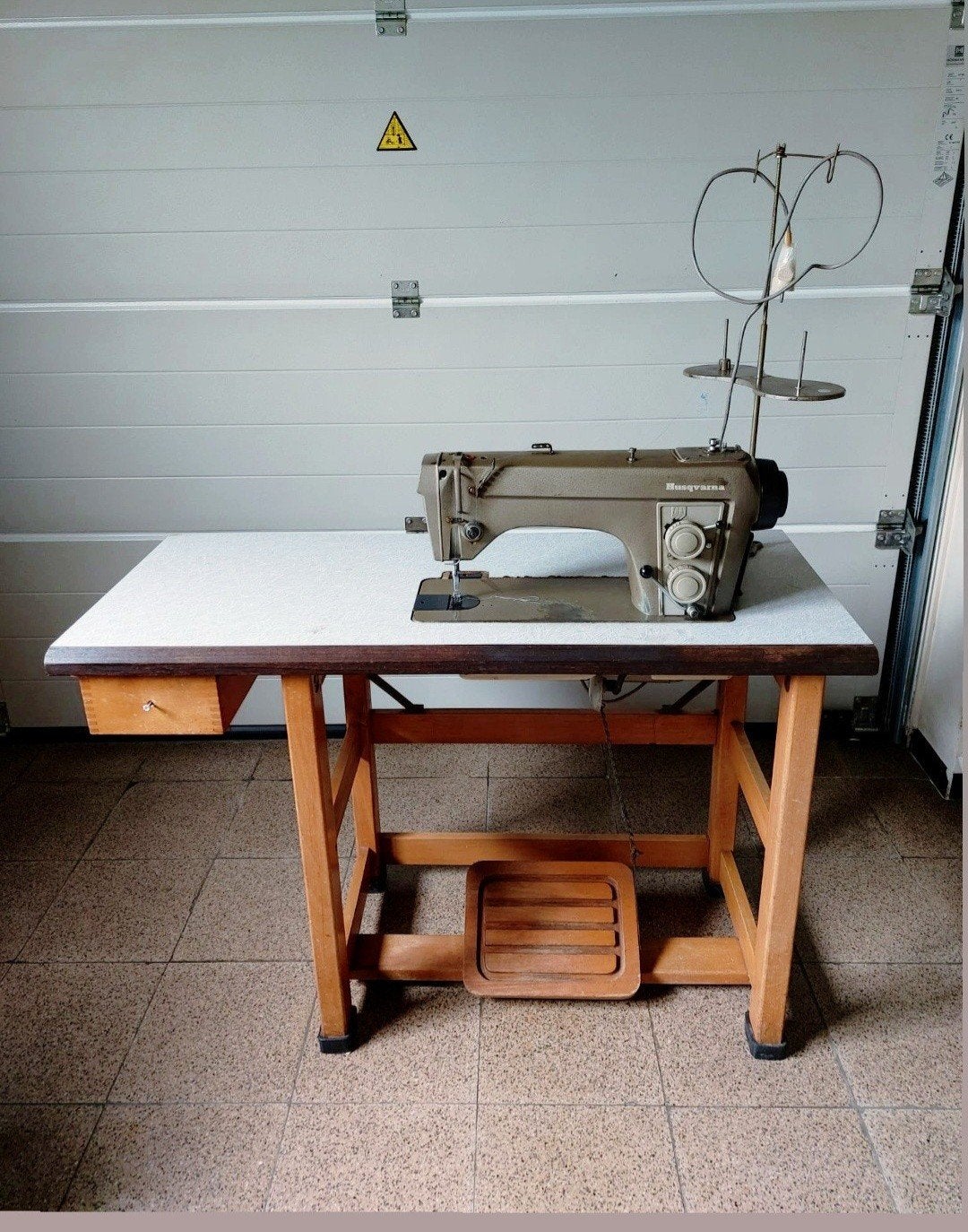 Zware atelier naaimachine Husqvarna., Enlèvement