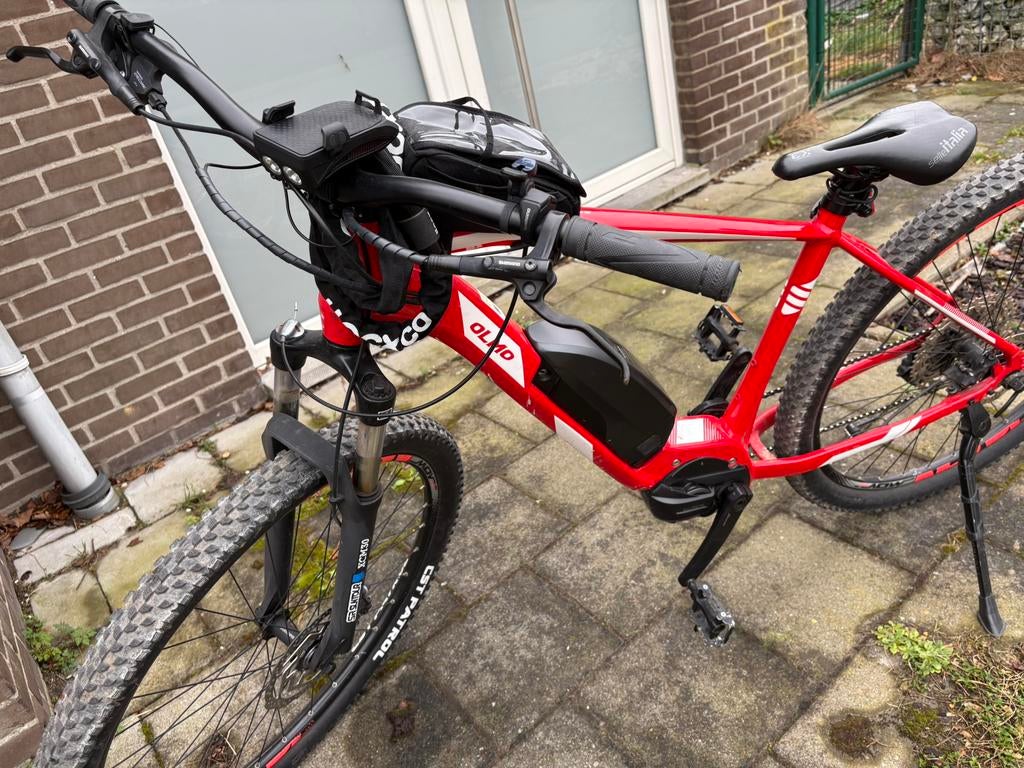 Vier jaar oud ongeveer 1500 km, Fietsen en Brommers, Ophalen, Zo goed als nieuw