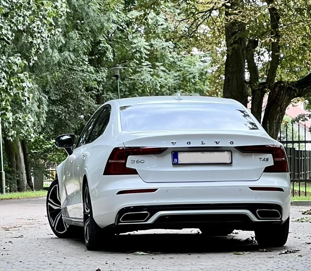 Volvo S60 T4 R-Design 2020, Auto's, Volvo, 4 cilinders, S60, Leder, Particulier