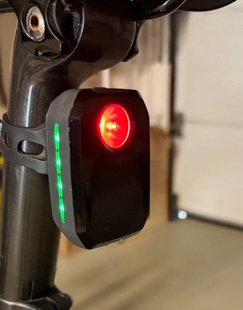 Radar achterlicht, Fietsen en Brommers, Fietsaccessoires | Fietsverlichting, Ophalen, Oplaadbaar, Gebruikt, Achterlicht