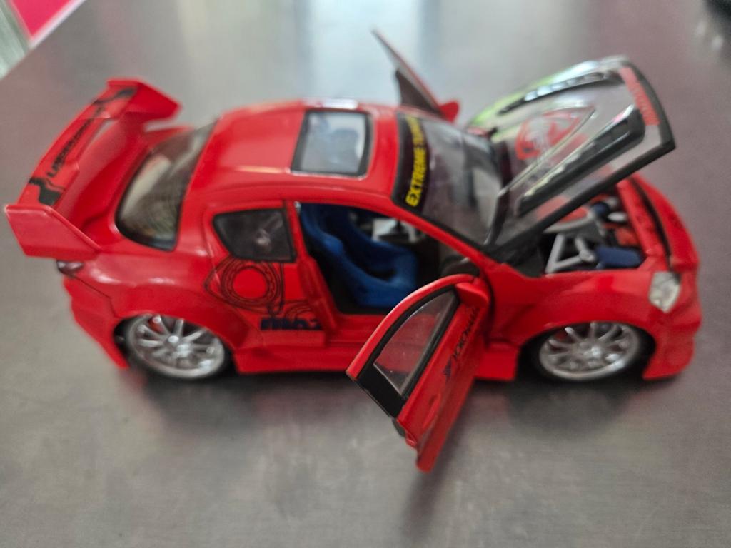 Mazda rx8 1/24 ème, Enlèvement ou Envoi, Voiture