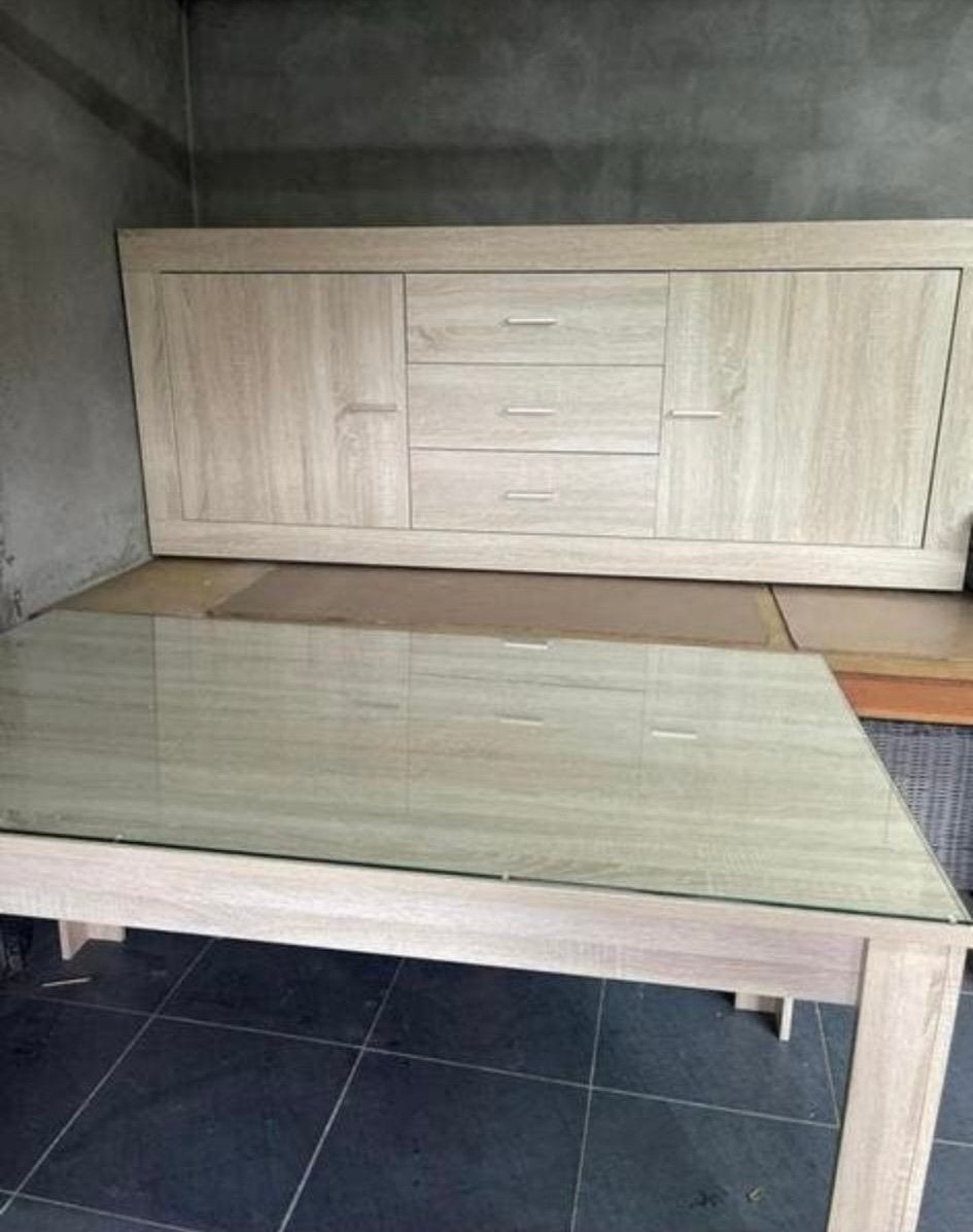 Dressoir en tafel, Ophalen, Zo goed als nieuw