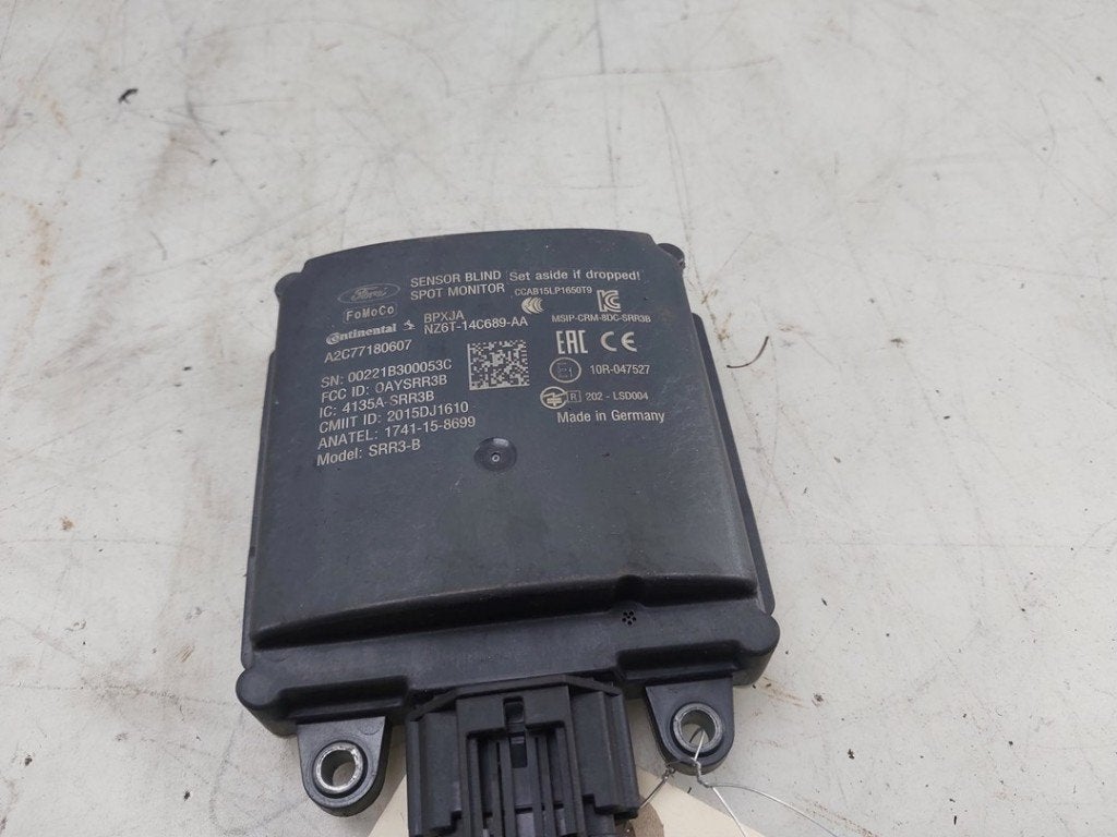 DÉTECTEUR D'ANGLE MORT (|2552280|LJ6T14D453CB|NZ6T14C689AA|, Continental AG, Continental-Plaza 1
30175  Hannover, DE, Mail_service@conti.de