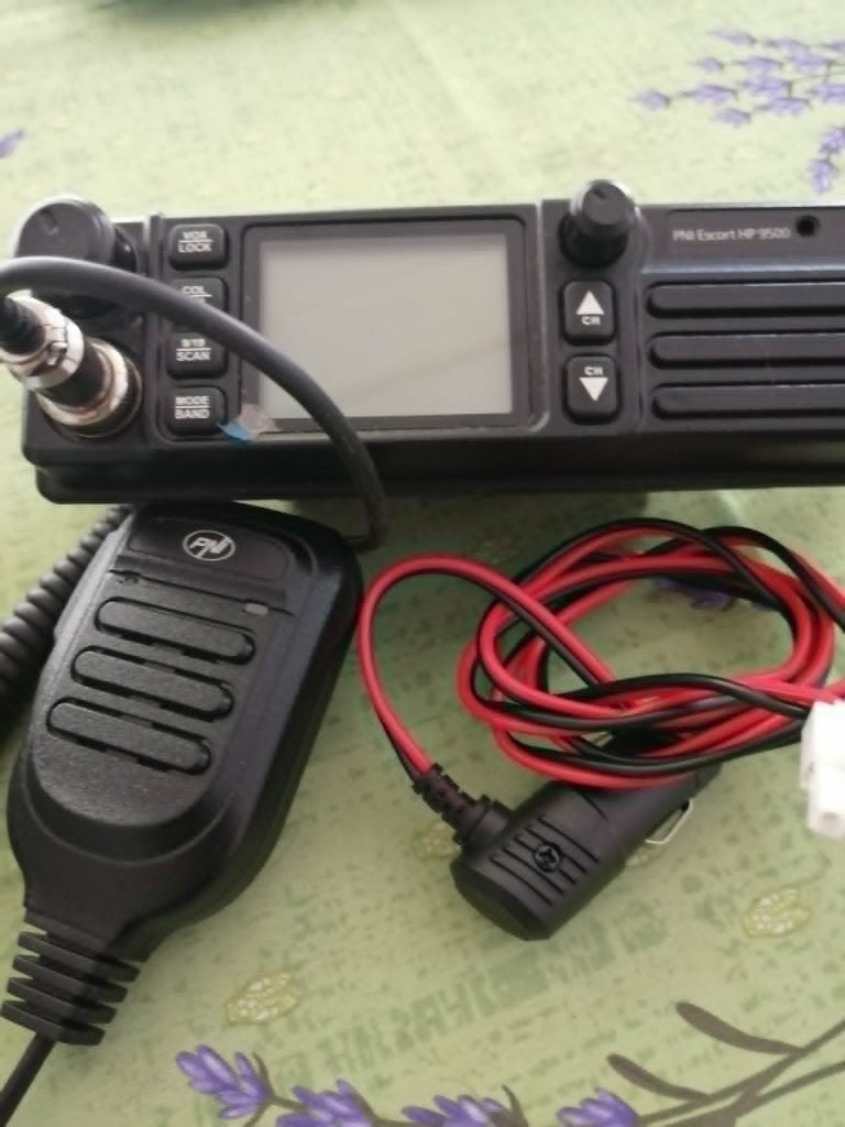 radio cb PNI escort HP 9500 AM/FM 40 CANNAUX 4W, Enlèvement, Comme neuf
