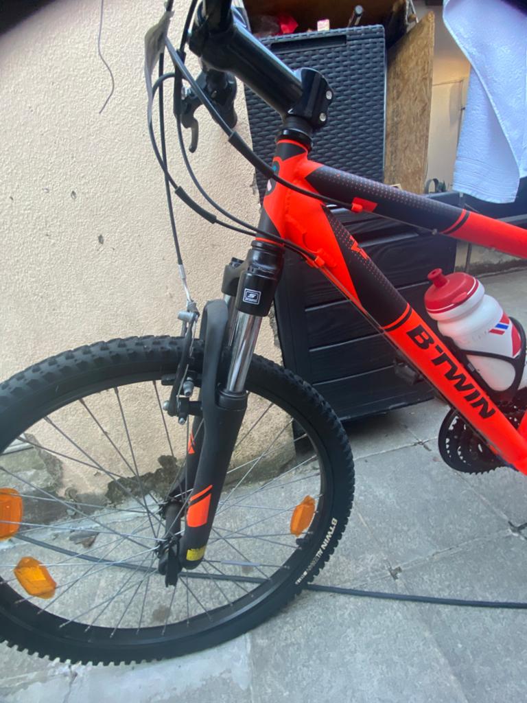Velo neuve, Enlèvement, Neuf