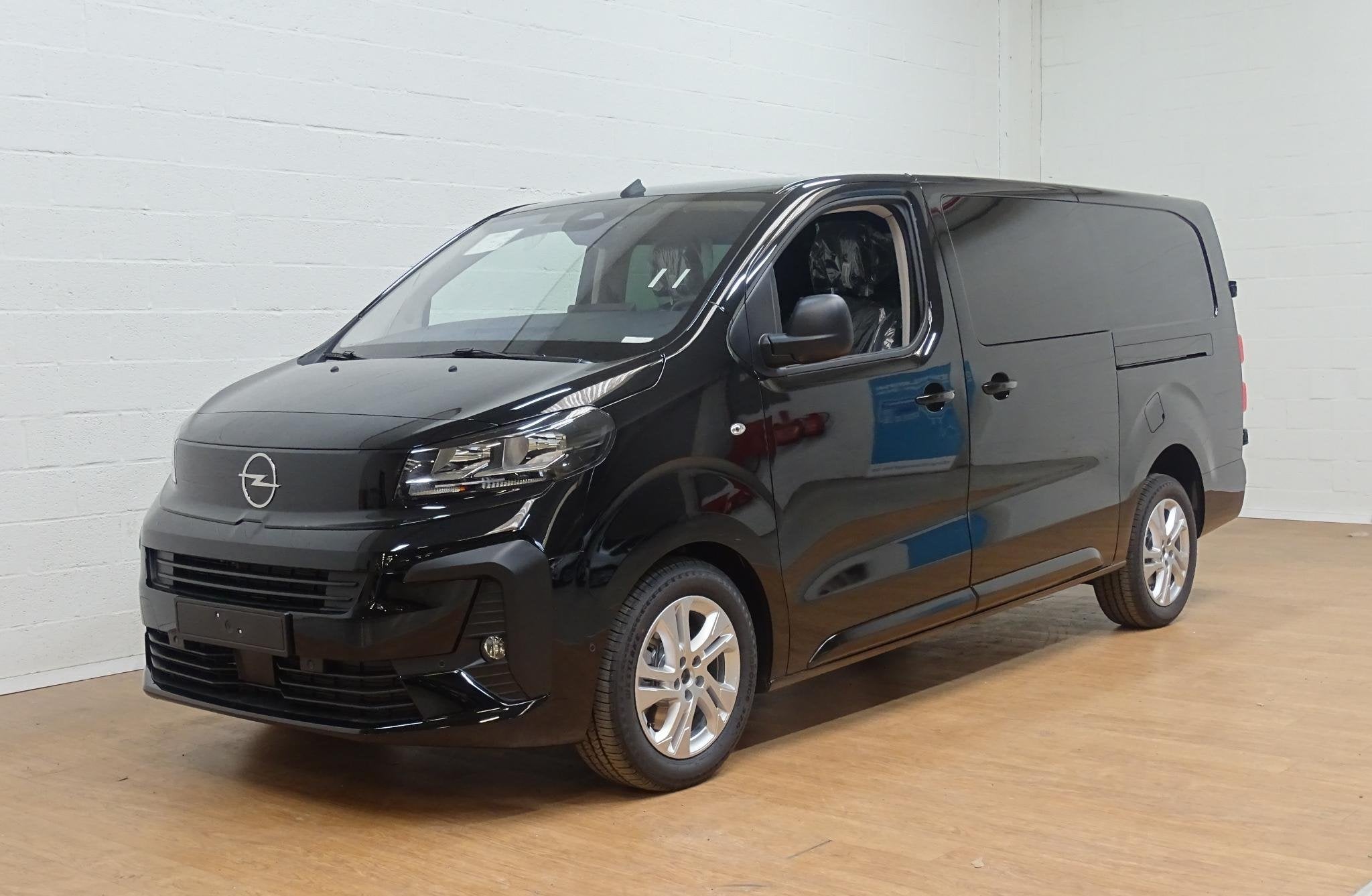 Opel Vivaro 2.2 Turbo 180 S/S AT8 DC L3H1 + leder, Auto's, 4 deurs, Stof, Zwart, 4 cilinders