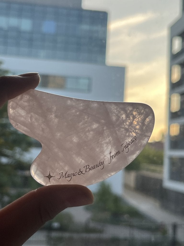 Pierre de massage Gua Sha en quartz rose naturel, Enlèvement ou Envoi, Comme neuf, Autres types