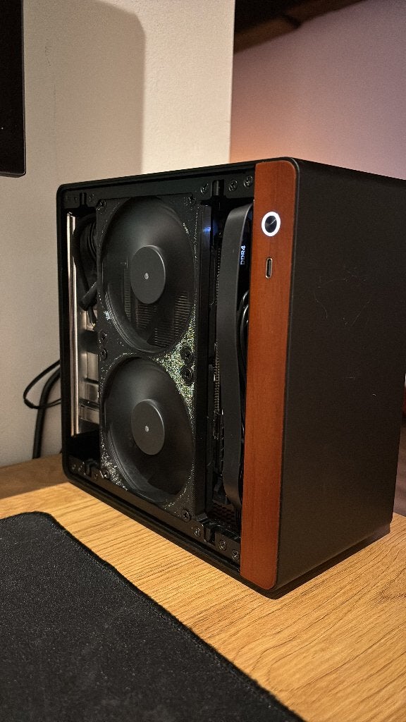 Sff game pc r7x3d en rtx5060LP, 32 GB, Virtual Reality, Nieuw, Ophalen of Verzenden