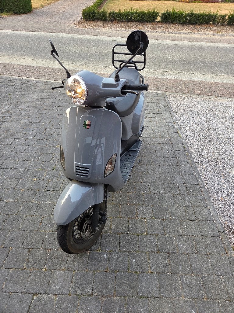 Gts scooter, Fietsen en Brommers, Snorfietsen en Snorscooters, Ophalen, Gebruikt, Benzine, Overige merken