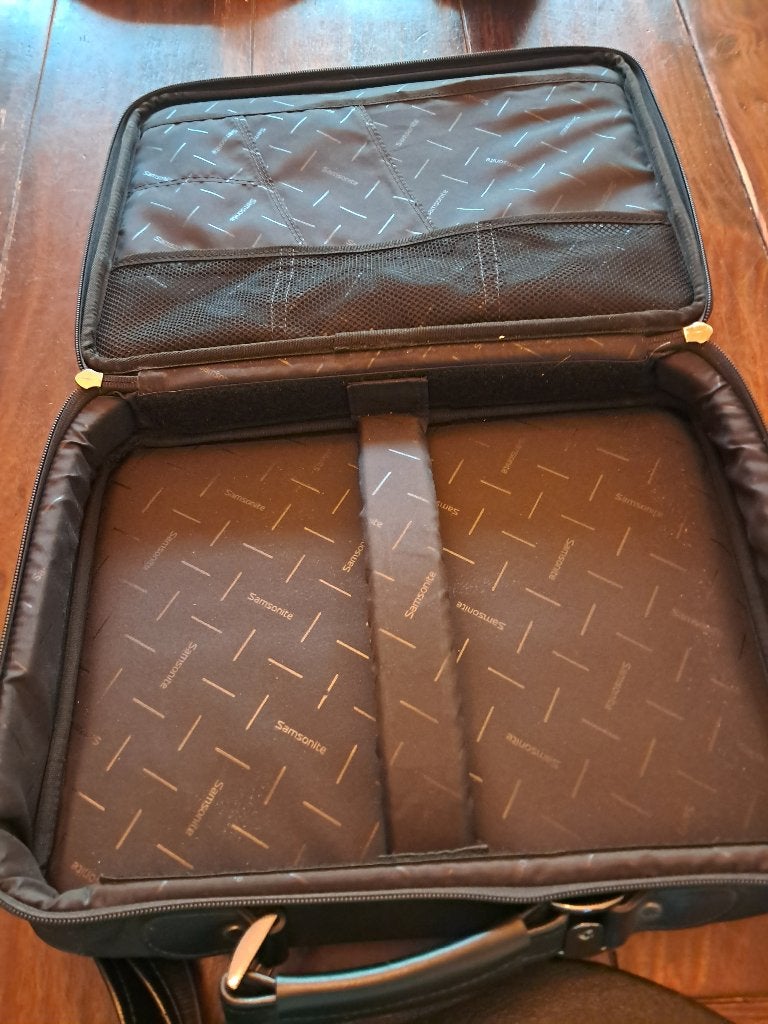 Samsonite laptop draagtas, Computers en Software, Laptoptassen, Ophalen, Meerdere vakken, Gebruikt, 17 inch of meer