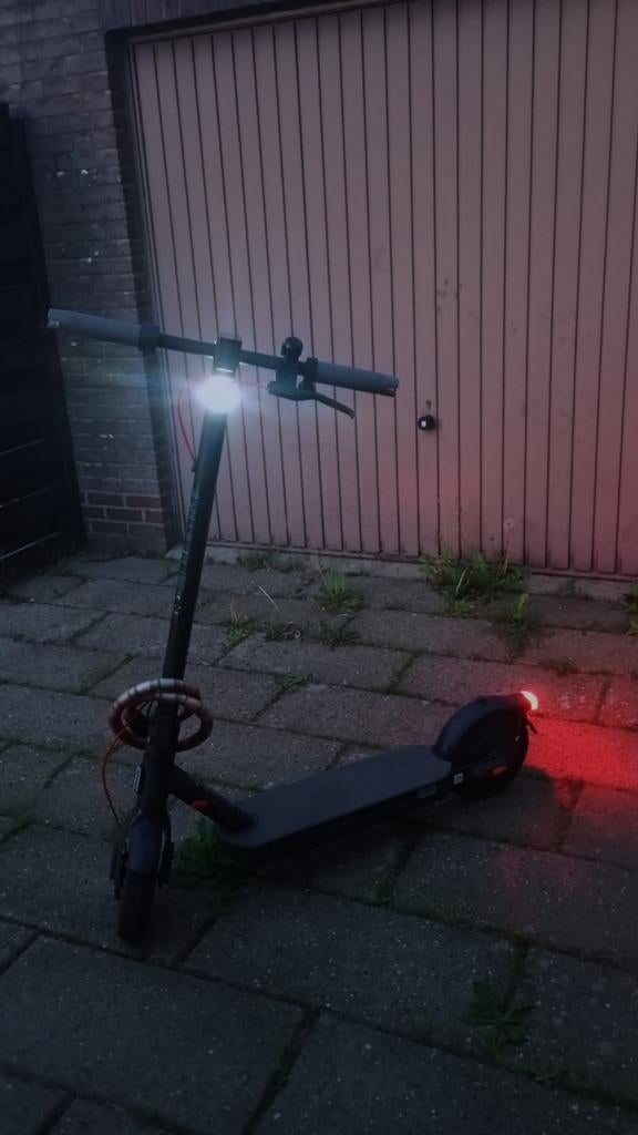 Xiaomi elektric scooter 4pro (second generation) 25km + 60km, Fietsen en Brommers, Steps, Ophalen of Verzenden