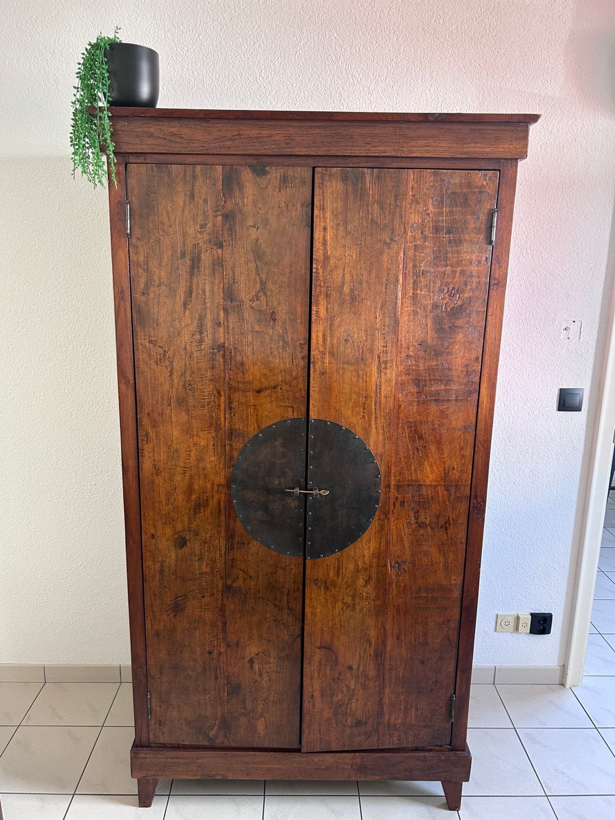 Koloniale kasten, Ophalen
