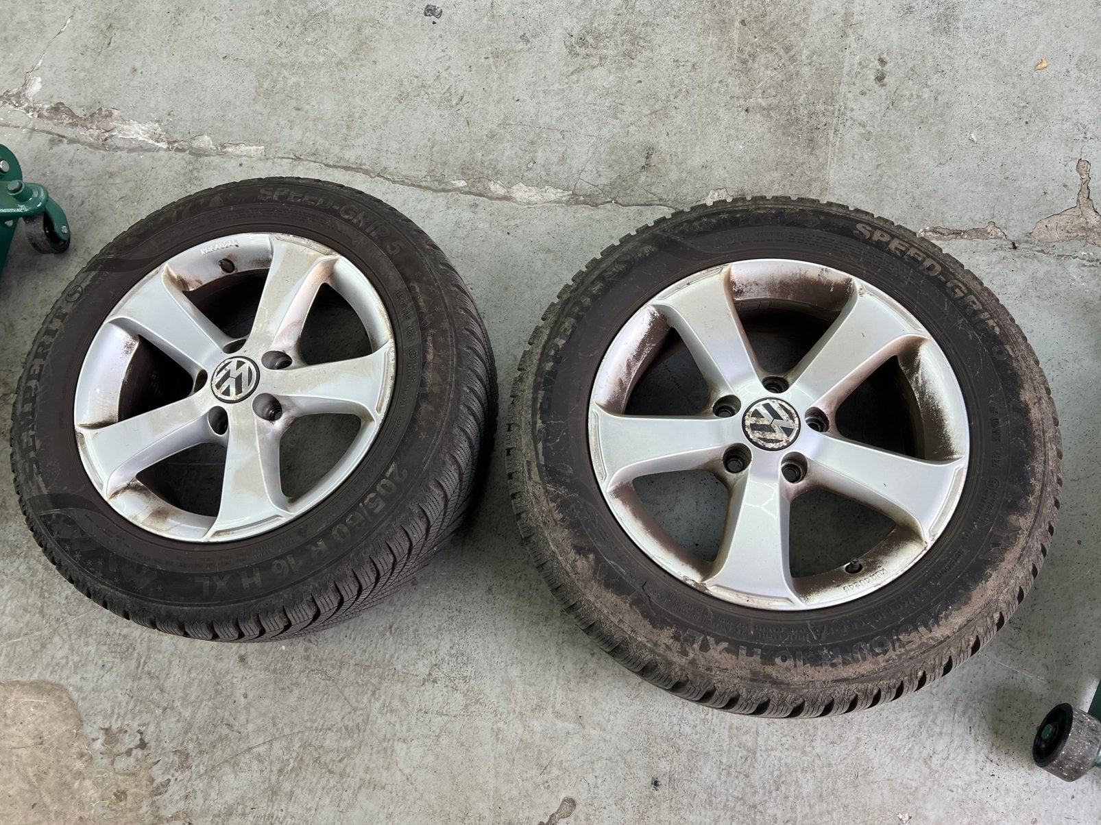 Volkswagen 4 Jantes 205/60R16H XL Jantes Hiver, Neuf, 16 pouces, 205 mm, Pneu(s)