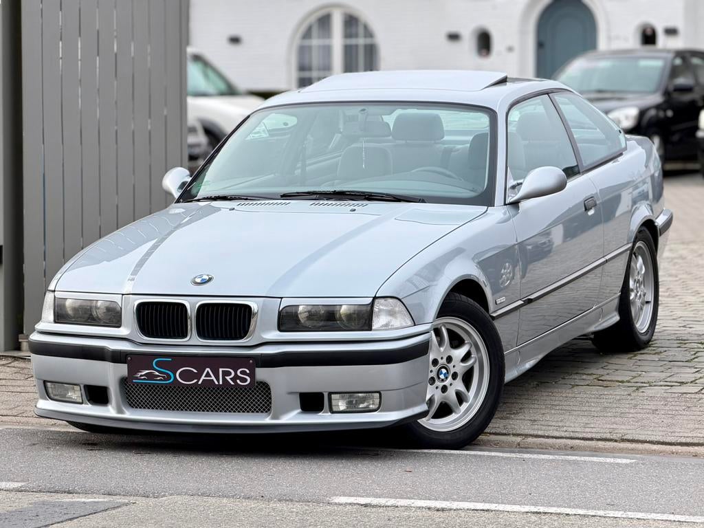 Bmw 318is e36 Coupe 1.9i ** M pakket  ** 102.000 km  **, Autos, Argent ou Gris, Achat, Entreprise, Carnet d'entretien