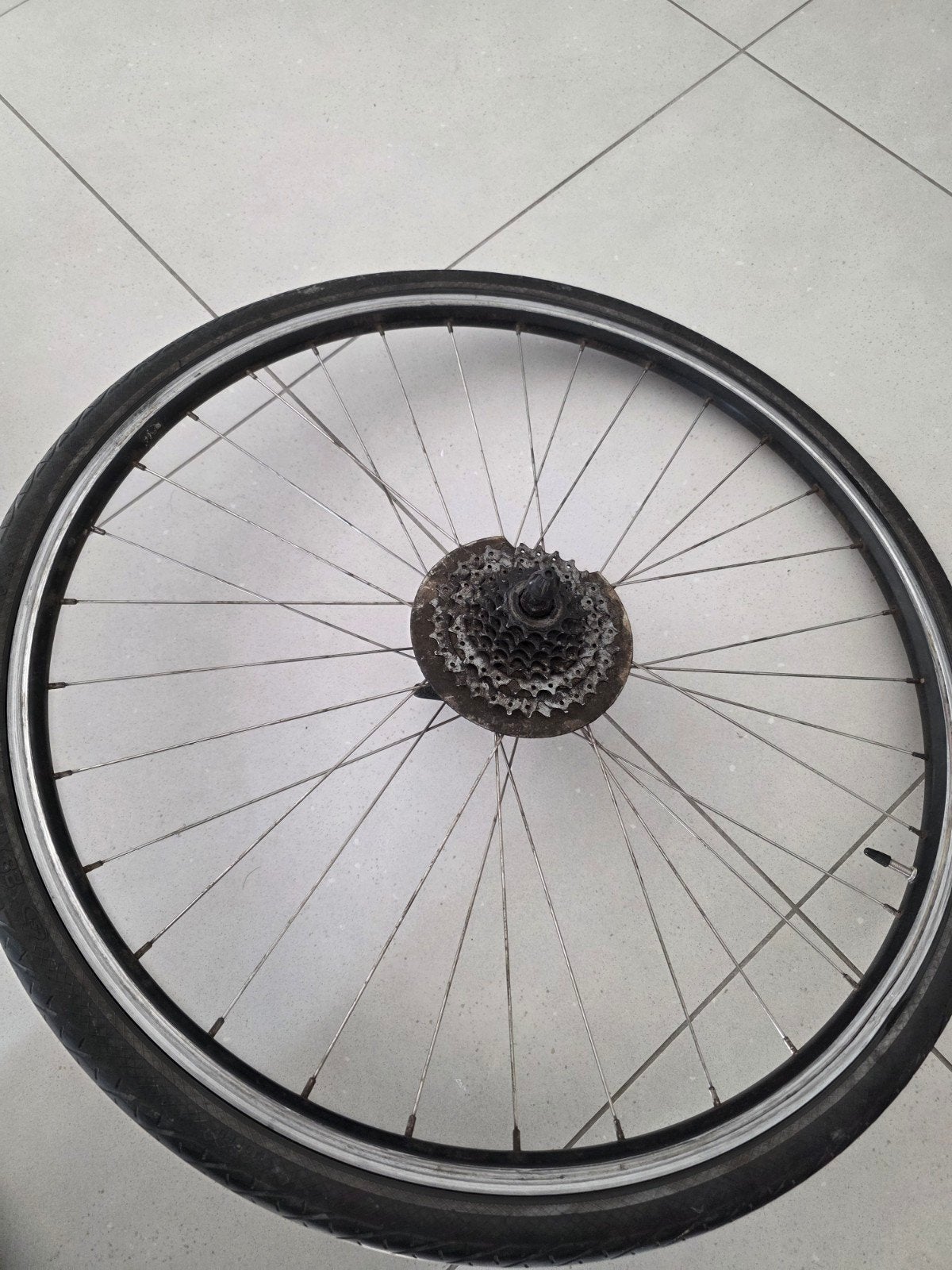 Achterwiel 28 inch met 7-speed cassette (Maat 37-622 / 28 x, Fietsen en Brommers, Fietsonderdelen, Ophalen