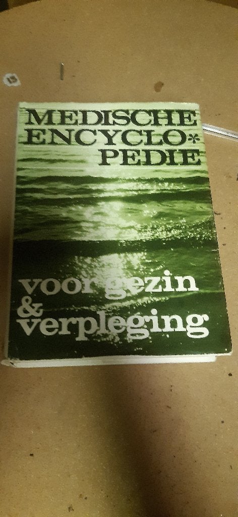 boek medische encyclopedie voor gezin en verpleging, Ophalen of Verzenden, Zo goed als nieuw, Los deel