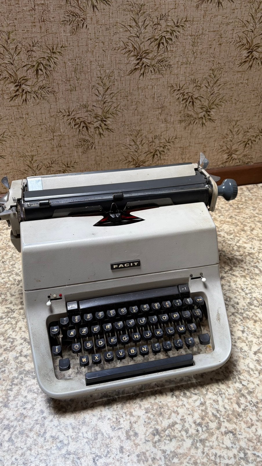 Oude schrijfmachine, Ophalen, Gebruikt