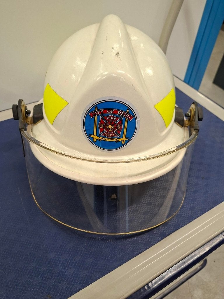 Amerikaanse brandweerhelm Reno Fire Dept, Verzamelen, Ophalen, Overige soorten, Helm of Baret