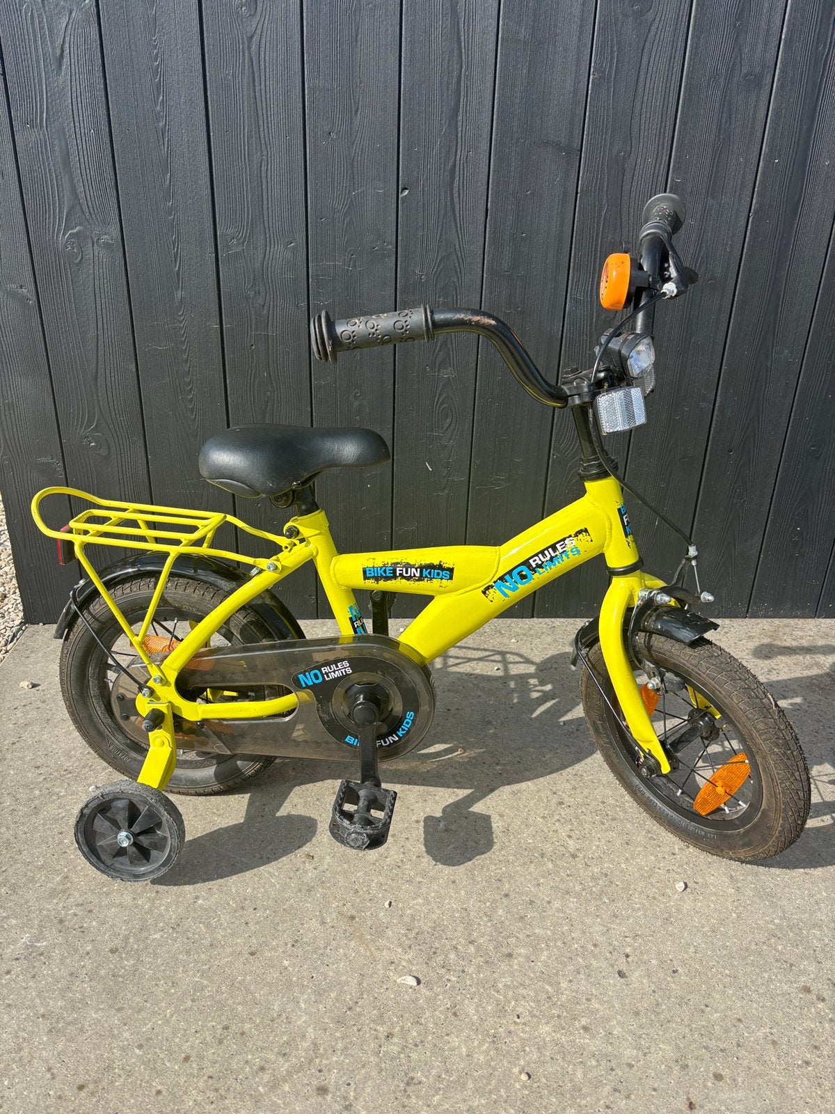 Nieuw Kinderfiets 12 inch met zijwieltjes, Fietsen en Brommers, Fietsen | Kinderfietsjes, Zo goed als nieuw, Zijwieltjes, Ophalen